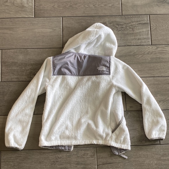 The North Face Girls White/Grey Jacket - Picture 10 of 10